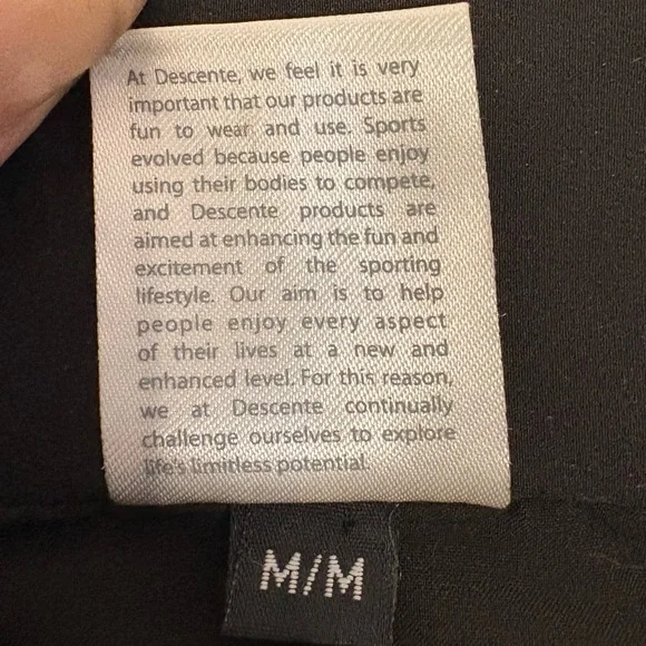 Descente Team Alberta Quilted Jacket Women’s M Black Ski Athletic Insulated - Picture 11 of 11